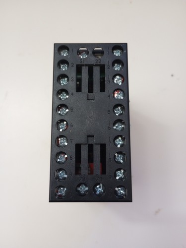 Watlow 986A-20FA-ARRG Temperature Controller - Picture 4 of 6