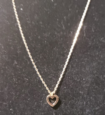 NEW FOREVER 21 DAINTY & SMALL GOLDTONE HEART NECKLACE, 15'' W/ 2'' EXTENDER, NIP