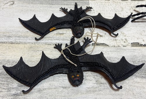 Vintage Kunststoff Gummi Halloween (2) Fledermäuse und eine Spinne - Bild 2 von 9