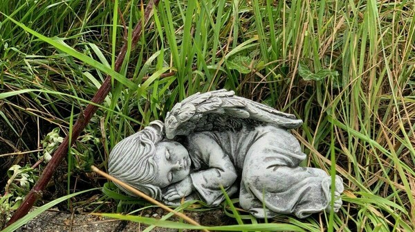 Frostfeste Steinfigur Schlafendes Engelchen Engel Gartenfigur Steinguss-image