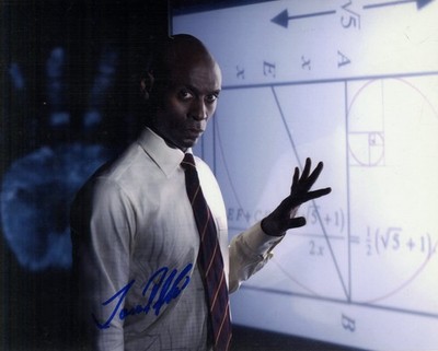 Lance Reddick Signed 8 x 10 '' Photograph