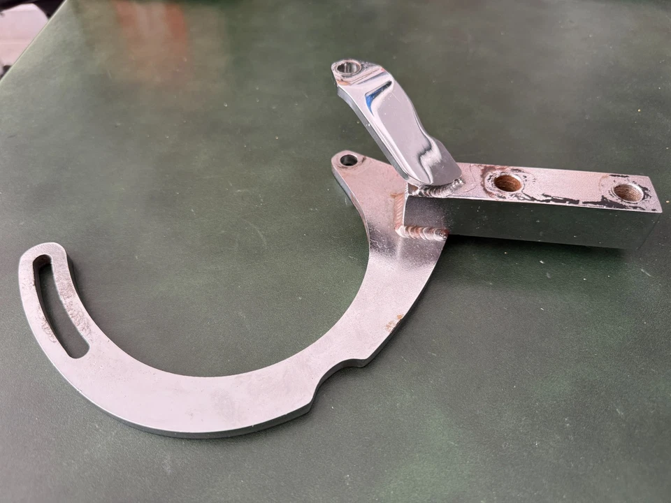 5050332  Boss Hoss Chrome alternator bracket as new - Image 3 of 4