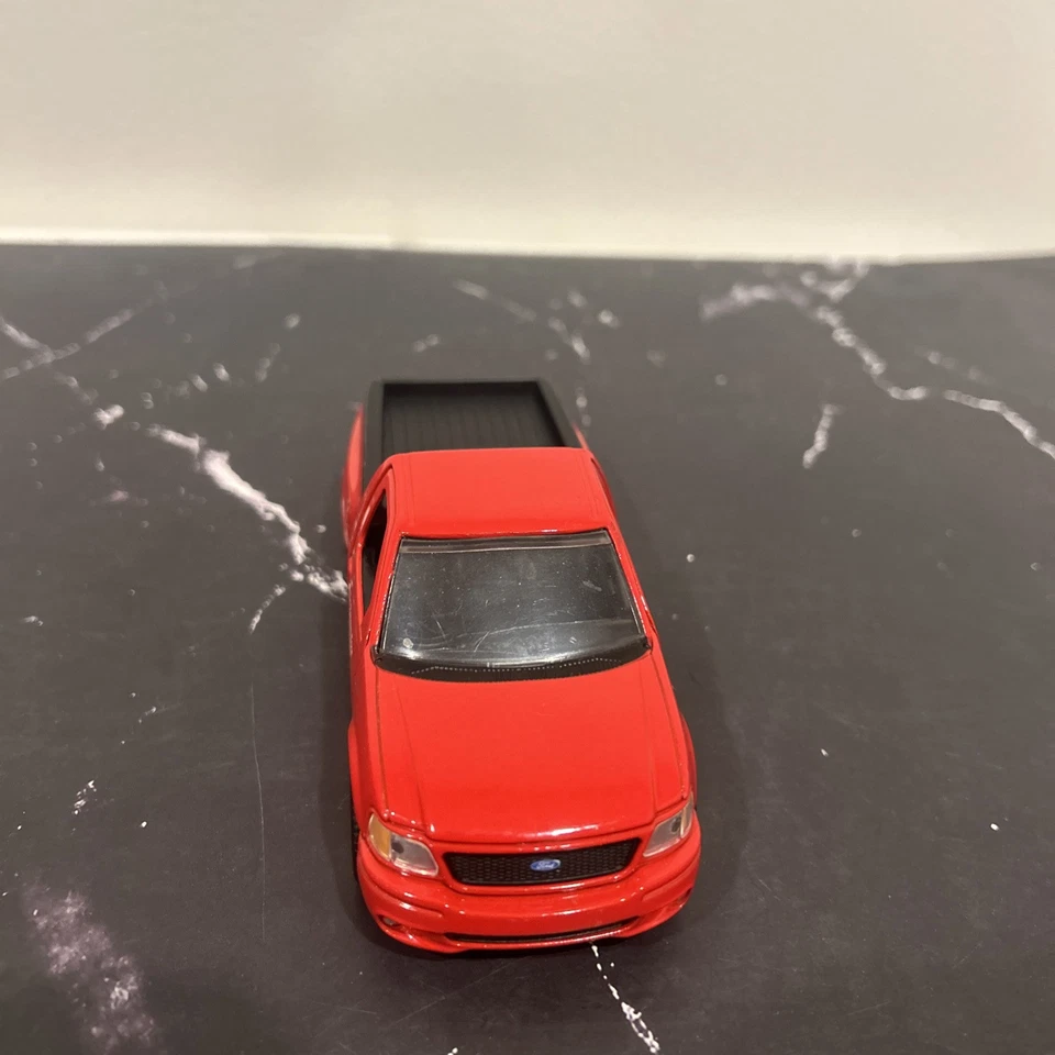 Die-Cast JADA 1/32 • Rápido y Furioso • Brian’s Ford F-150 SVT Lightning Foto 2 de 4