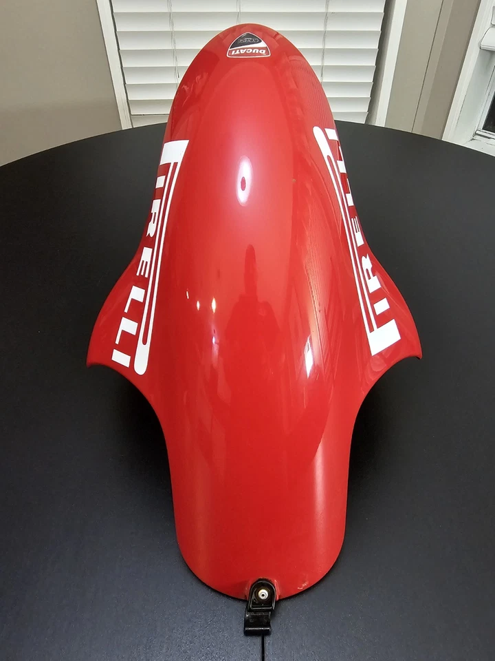 Cubierta de rueda de guardabarros delantero OEM 2008-2013 Ducati Evo 848. Foto 4 de 4