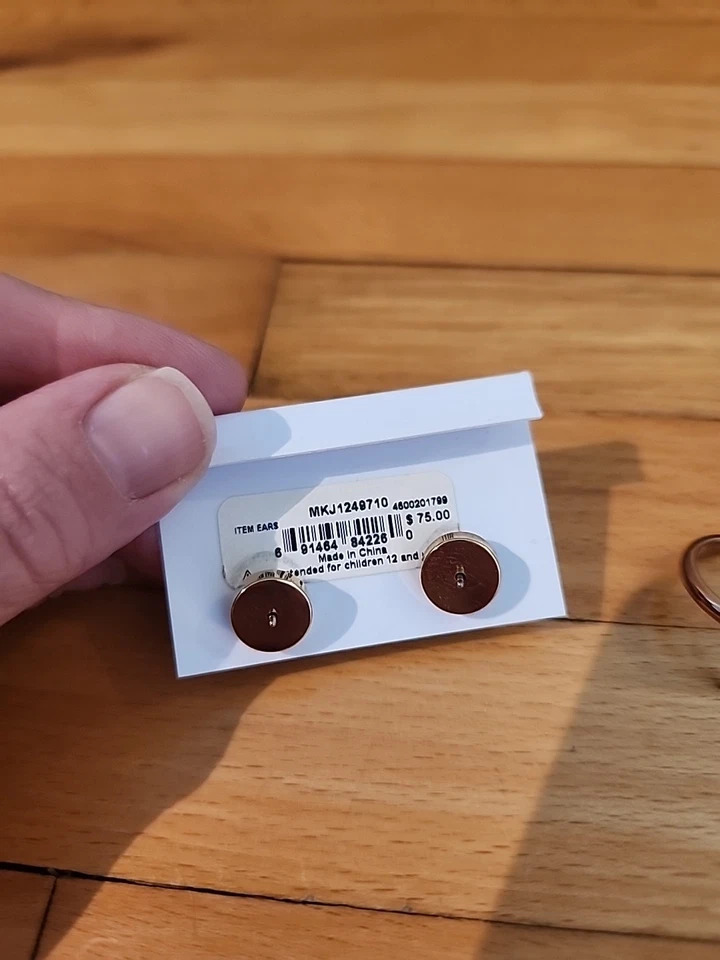 MICHAEL KORS Signature Gold Tone Crystals Stud Earrings And RING SIZE 7 - Image 3 of 4