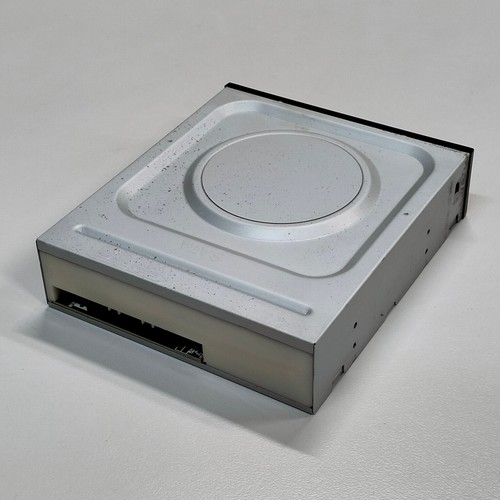 Hitachi LG GH24NS50 Super Multi CD DVD±RW Internal SATA Disc Drive F/W XP02 - Picture 4 of 12