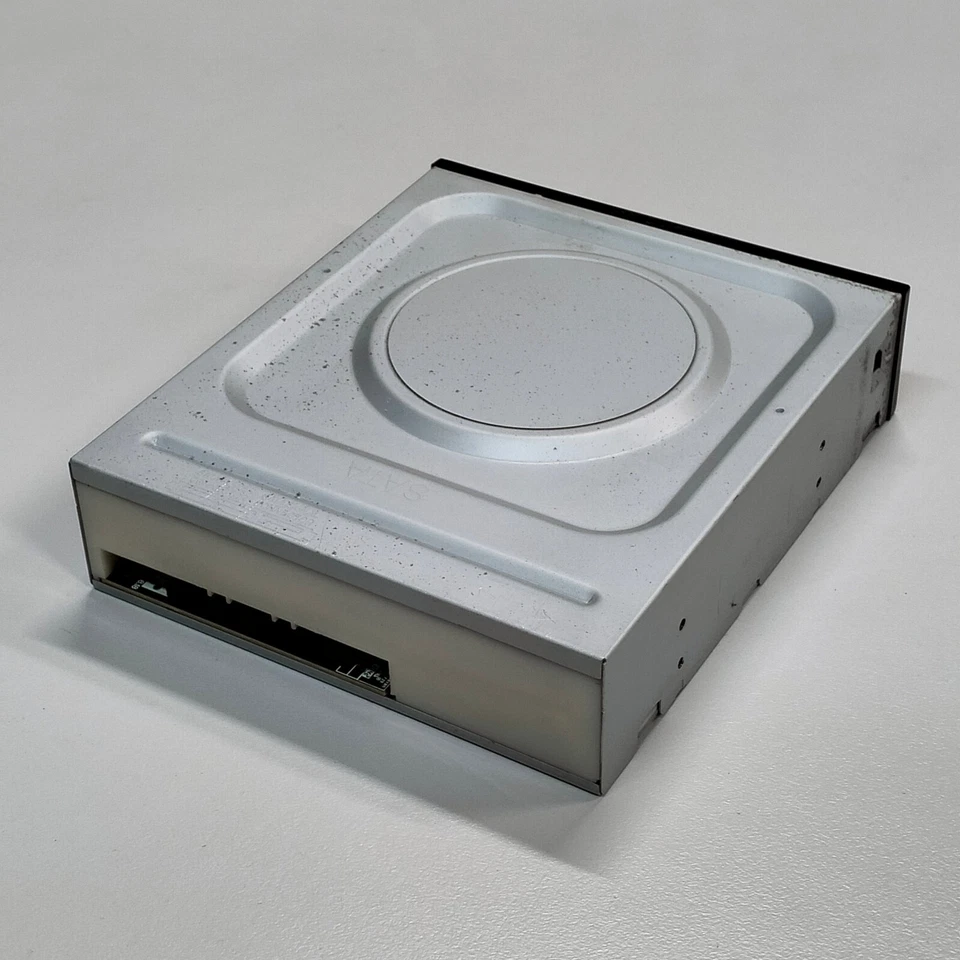 Unidad de disco SATA interna Hitachi LG GH24NS50 Super Multi CD DVD±RW F/N XP02 Foto 4 de 4