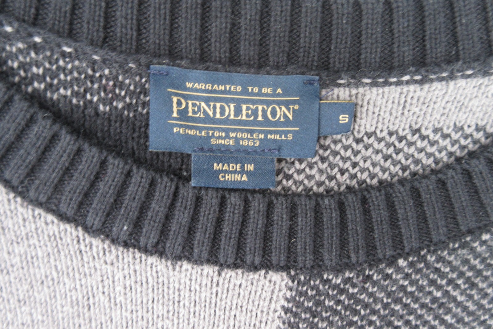 Pendleton Sweater Men Small Gray Black Pullover C… - image 6