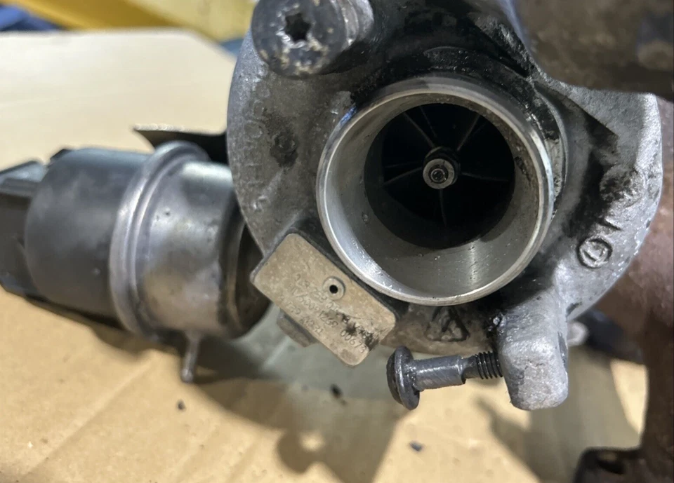 Turbocompresor OEM VOLKSWAGEN BEETLE JETTA 1,9 L 2005-2006 038253014Q 169 k millas Foto 3 de 4