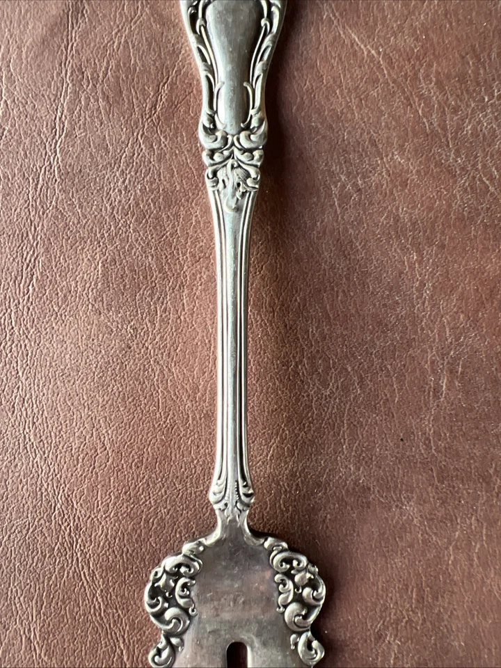 Antique Rogers Bros Serving Fork 7.5” Spanish Baroque Late 19th Century - Image 3 of 4