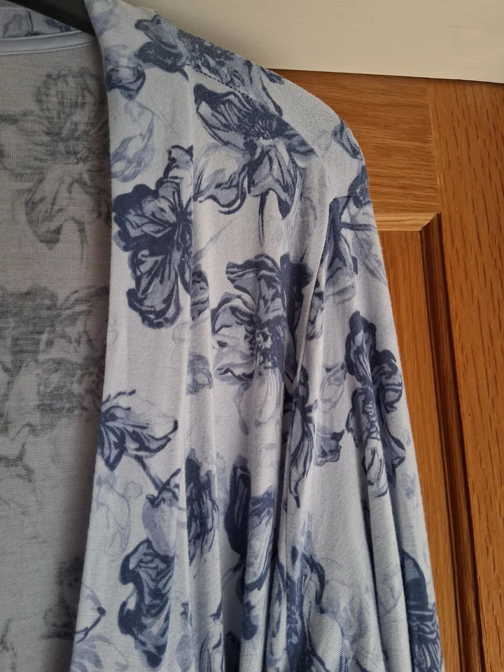 Linea Blue Floral Belted Dressing Gown Size Small - Image 3 of 4