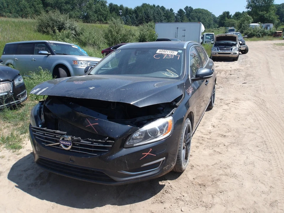 Conjunto de luz trasera derecha usado se adapta a: Volvo Volvo V60 2015 grado B derecho Foto 3 de 4