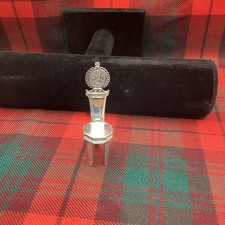 925 Stamped Sterling Silver Dolls House Chair. 20.6gm 7.5cm Tall