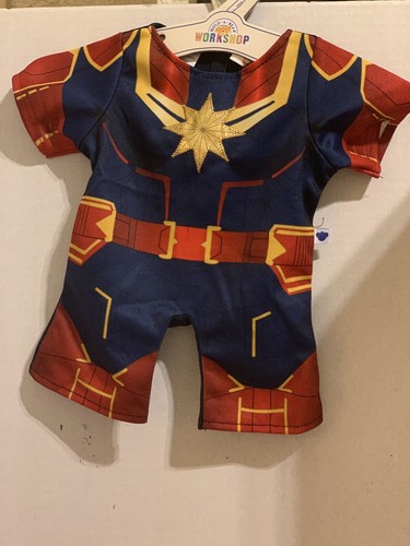 Neu mit Etikett Build a Bear UNSTUFFED CAPTAIN MARVEL BEAR mit Kostüm & roten Stiefeln AUSVERKAUFT - Bild 6 von 10
