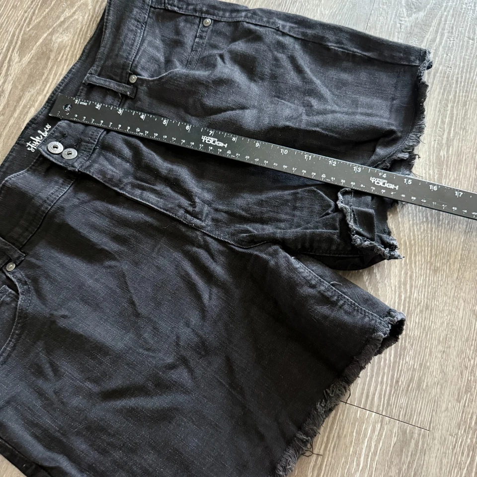 Style & Co Denim Gothic Grunge Punk Womens Shorts - Size 14 Black - Image 4 of 4