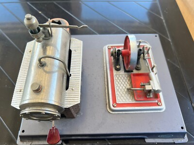 Vintage German WILESCO STEAM ENGINE D10? Missing Smokestacks