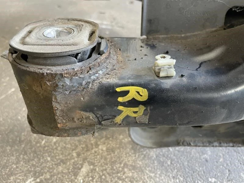 Volkswagen Tiguan 2009 2018 2,0 L AWD suspensión trasera travesaño subchasis OEM+ Foto 4 de 4