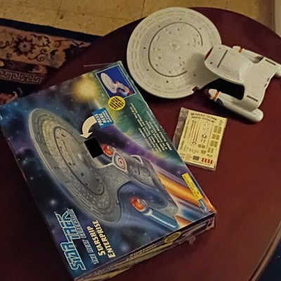 Playmates Star Trek TNG Starship Enterprise NCC-1701-D Collector's Edition