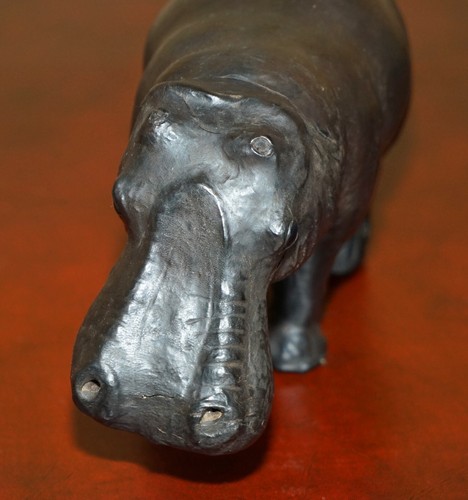 SMALL INFANT LIBERTY'S LONDON OMERSA BROWN LEATHER HIPPOPOTAMUS FOOTSTOOL - Picture 9 of 11