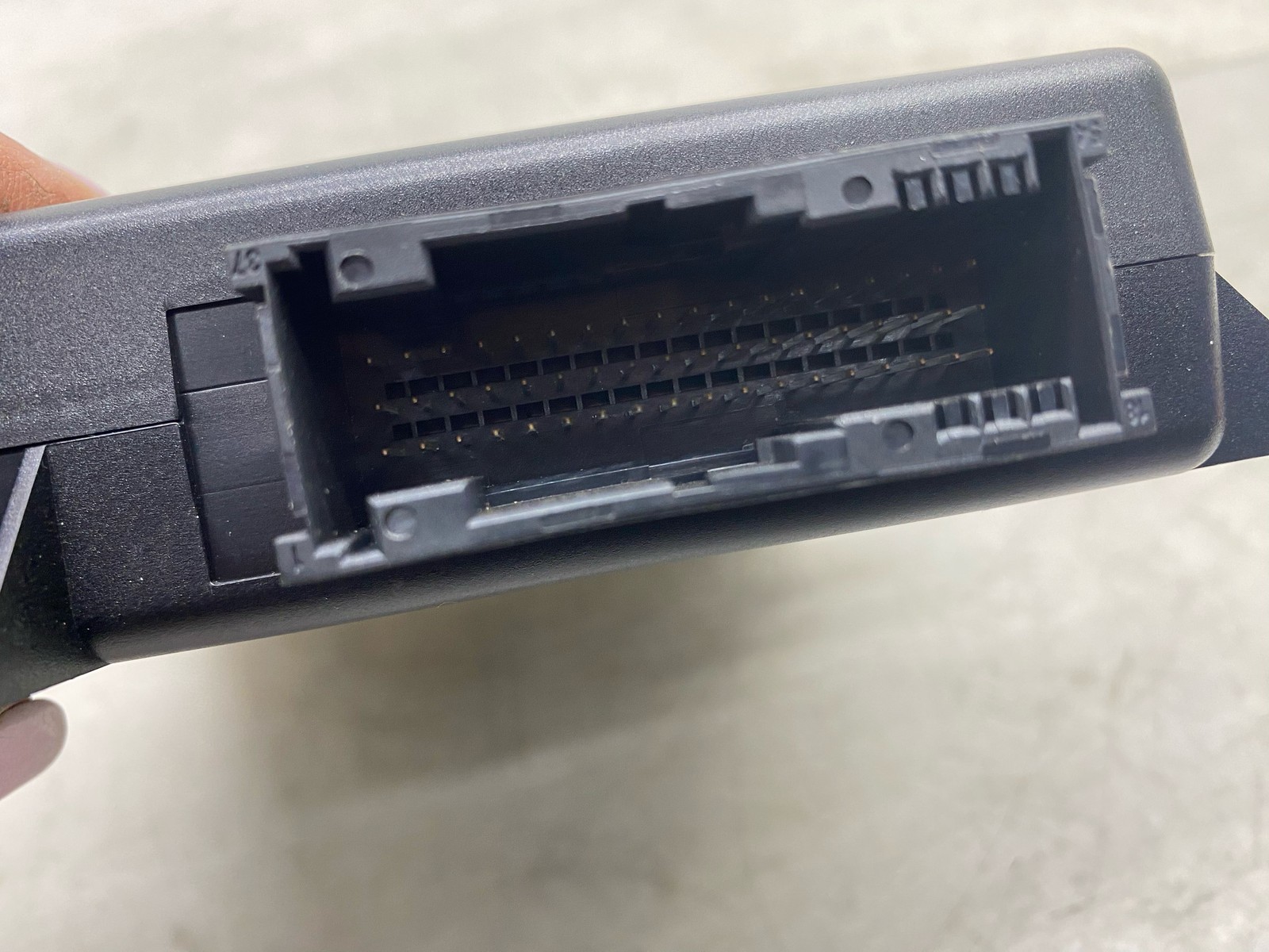 2015-2020 BENTLEY BENTAYGA CARGATE COMMUNICATION CONTROL MODULE UNIT 36A035008