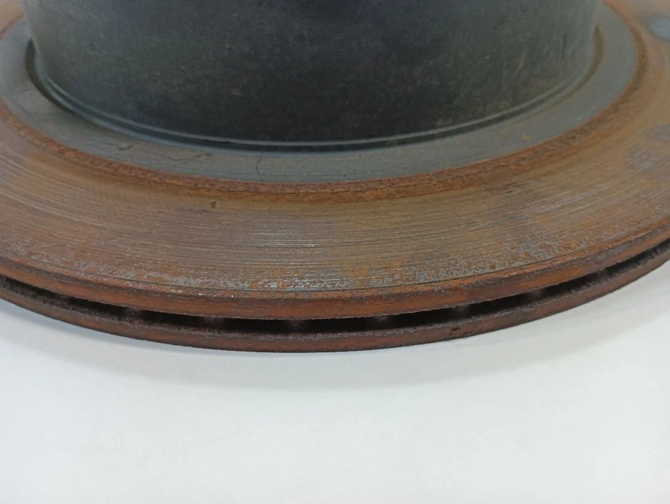 Rear Rotor from 2016 Nissan Quest 11470396 - Image 4 of 4