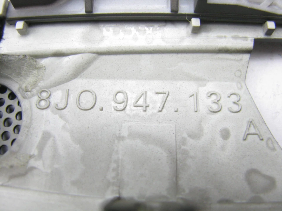 NEW - OUT OF BOX 8J0947133A Interior Roof Lamp Bezel For 2008-10 Audi TT Quattro - Image 3 of 3