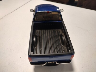 1997 Ford F-150 XLT Pickup Truck 1:18 Scale Diecast Blue Ertl