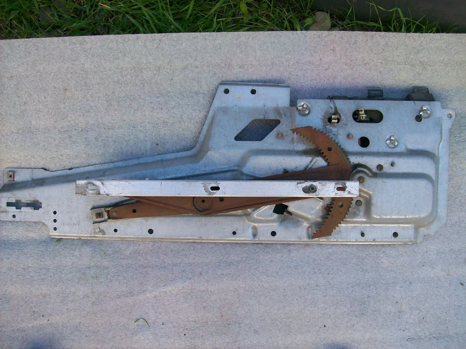 1996-2002 CADILLAC ELDORADO PASSENGER RIGHT POWER WINDOW REGULATOR MOTOR HANDLE — 第 4/4 张图片