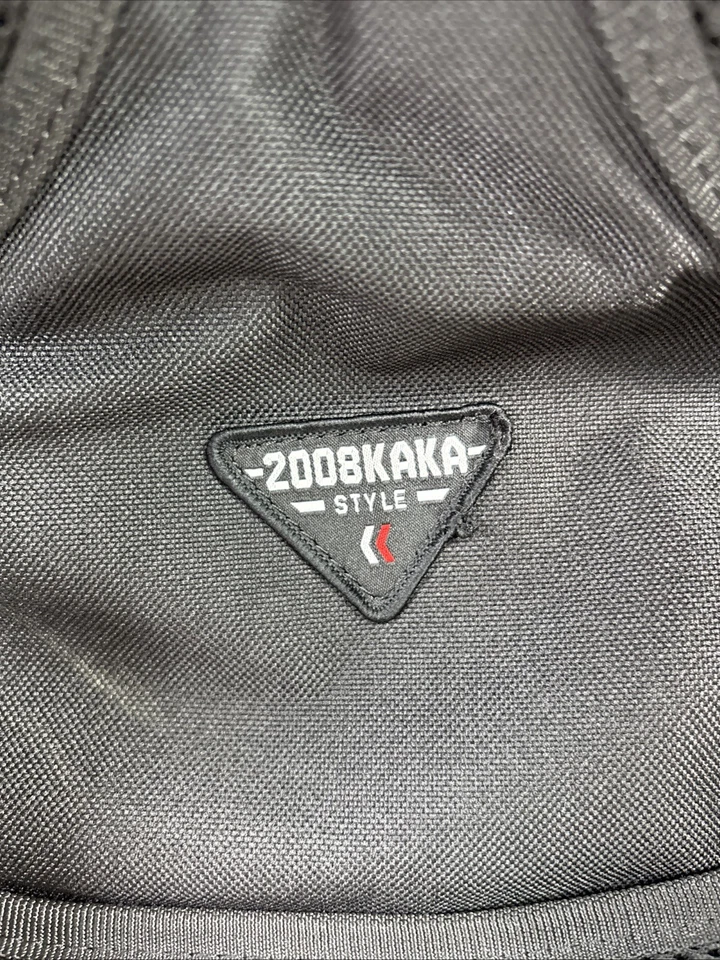 Mochila KAKA 2008 Estilo Negra Senderismo Viaje Laptop Unisex Adultos Excelente Estado Foto 3 de 4