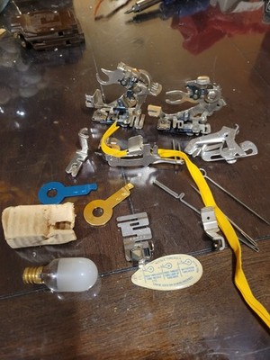 Singer Sewing Machine Misc. Parts In Vintage Green Box.