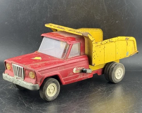 Vintage 1960s Tonka Jeep Wagoneer Pressed Steel  Truck & Yellow