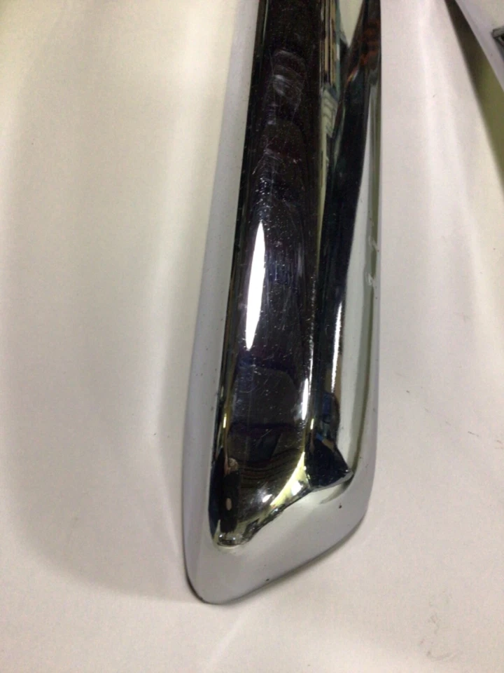 69 79 71 72 73 Juego de parachoques traseros cromados Triumph TR6 Foto 4 de 4