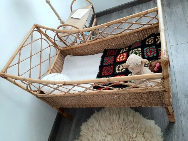 Lit Bebe Vintage En Rotin Et Osier Berceau