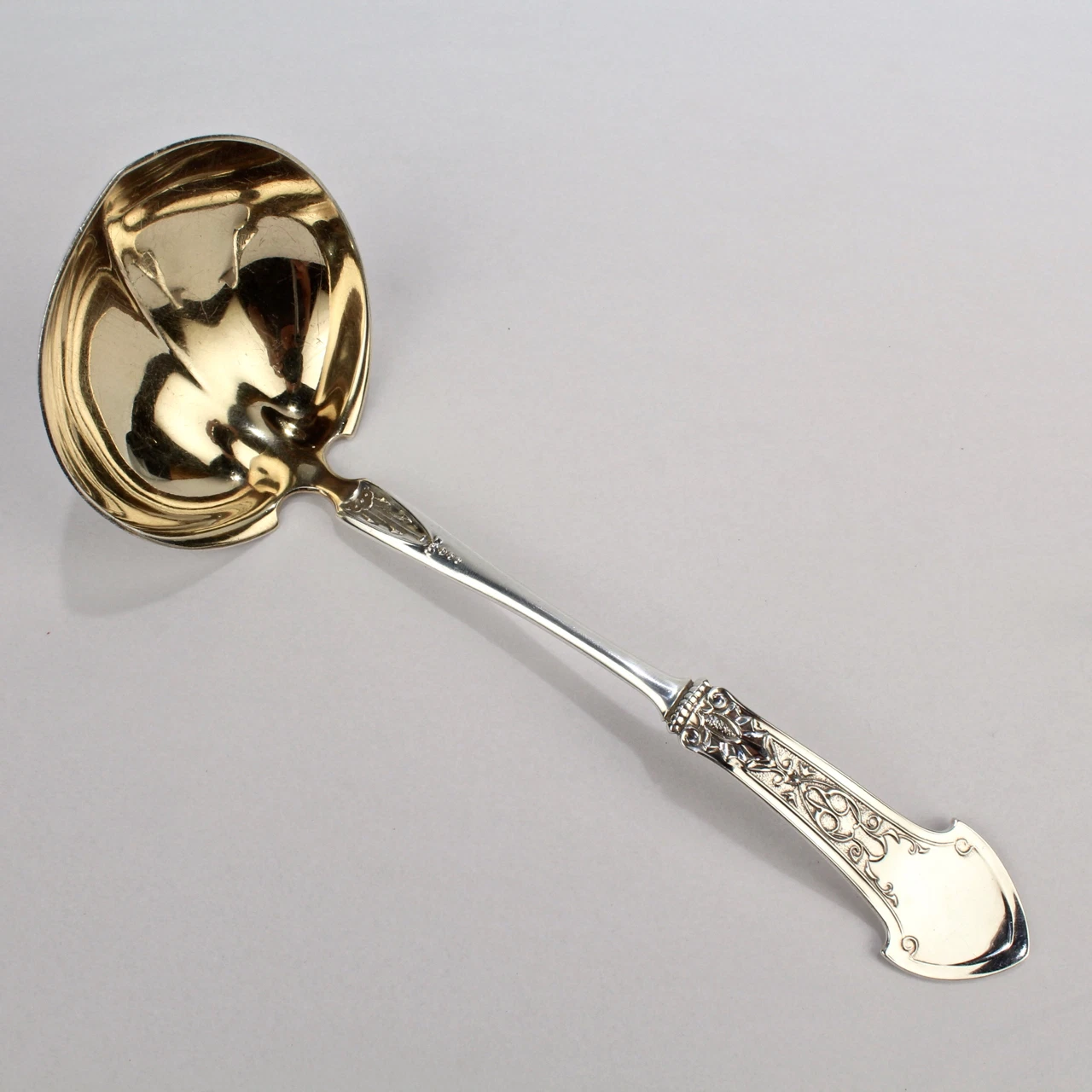 Antique Gorham Sterling Silver Corinthian 7" Sauce Gravy Ladle - No Monogram
Opens in a new window o