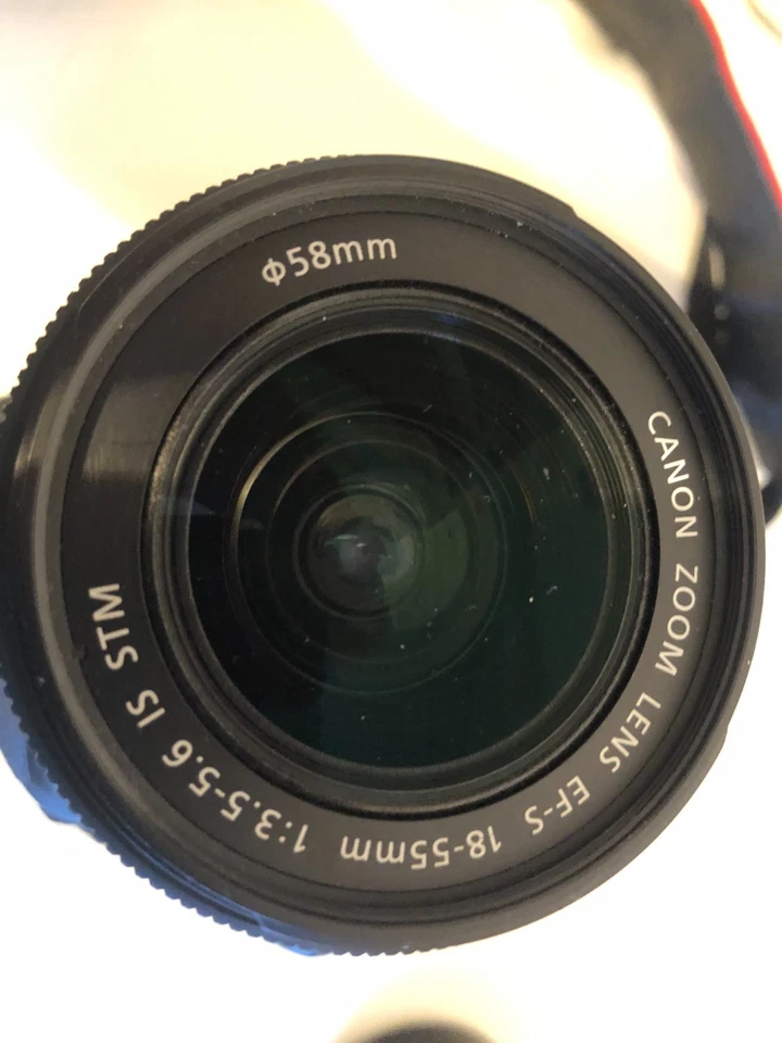 Canon EOS Rebel T5i with 18-55mm Lens ,charger and battery and bag - Image 2 of 4