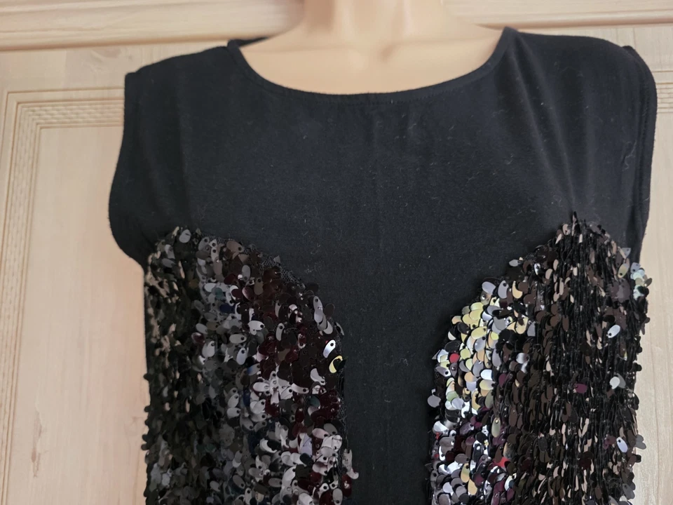 WOMANS BLACK SEQUINNED PARTY DRESS FROM RARE IN A SIZE 10 - Image 2 of 4