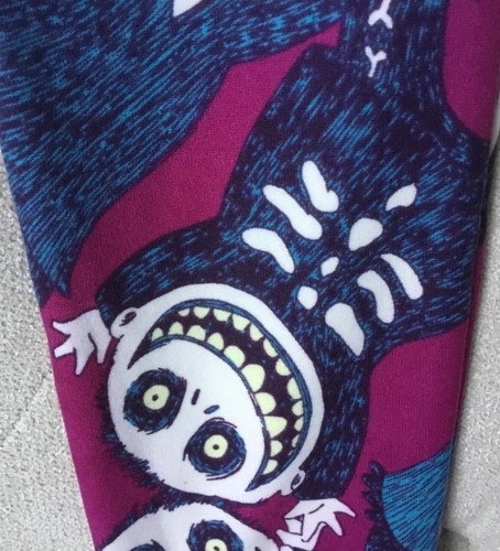 LuLaRoe Nightmare Before Christmas Kids S/M Leggings - Picture 4 of 4