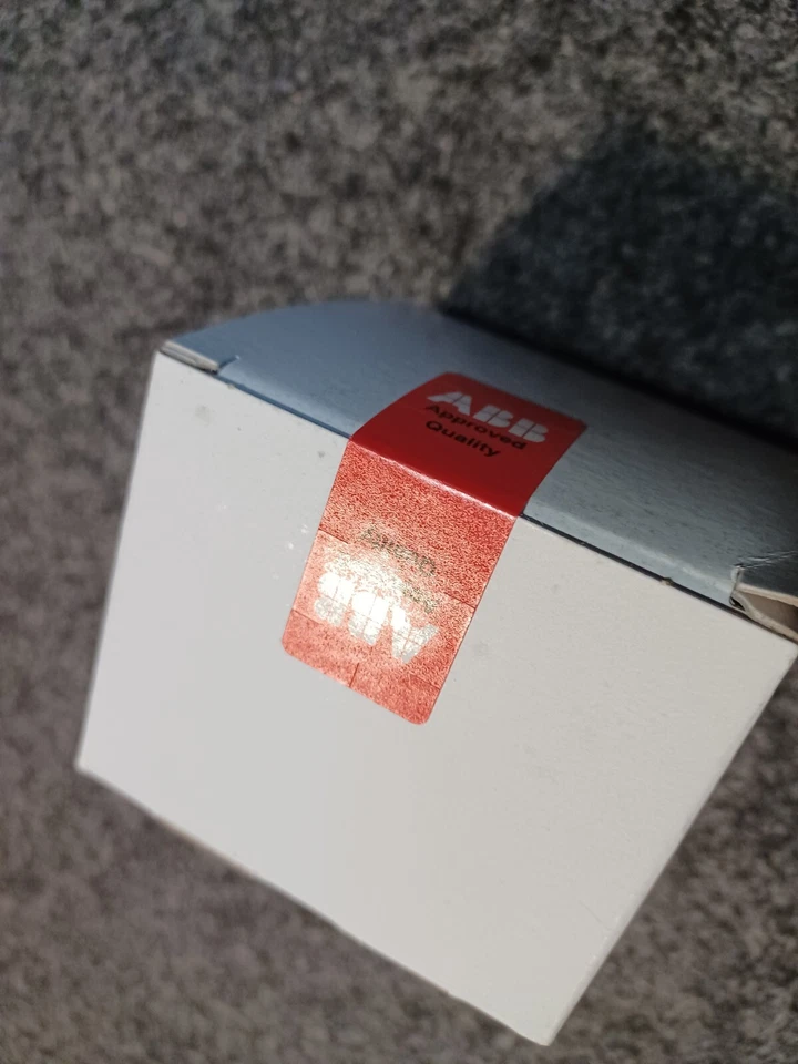 ABB UK/S 32.2 EIB KNK Universal  32fach.  OVP versiegelt - Bild 2 von 2