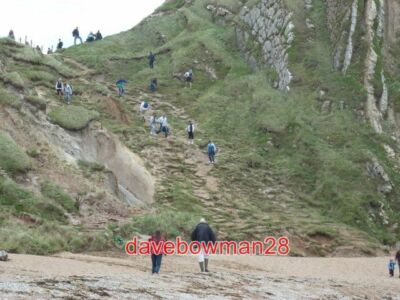 FOTO WEST LULWORTH: EINE RUTSCHIGE ABLENKUNG EIN ERDRUTSCH NACH DEN JÜNGSTEN SINTFLUTARTIGEN R