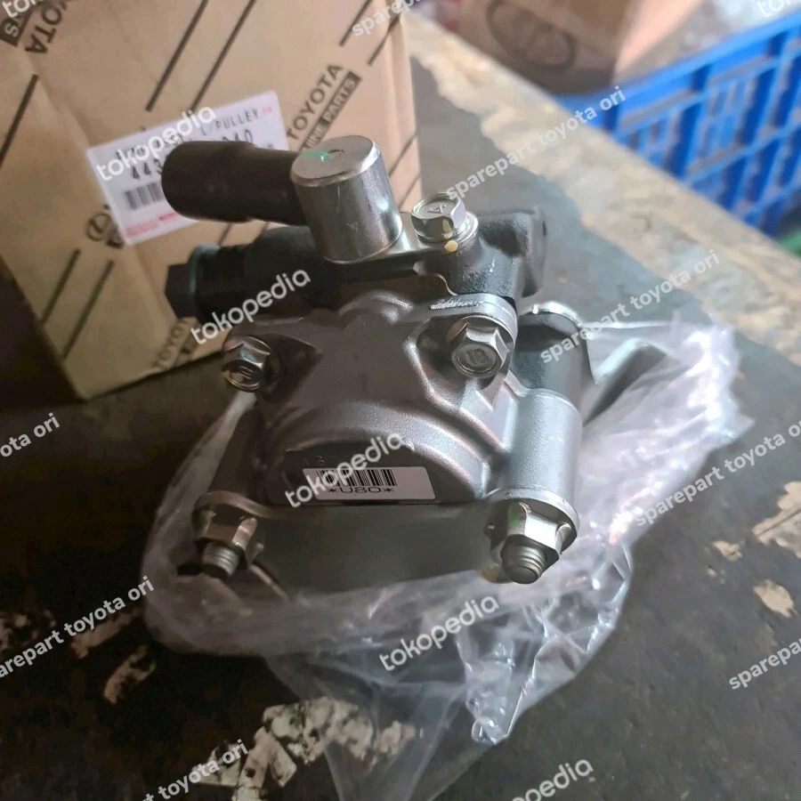 Bomba de dirección asistida genuina 03-06 Toyota Harrier Lexus RX300 44320-48040 JPN OEM Foto 2 de 4