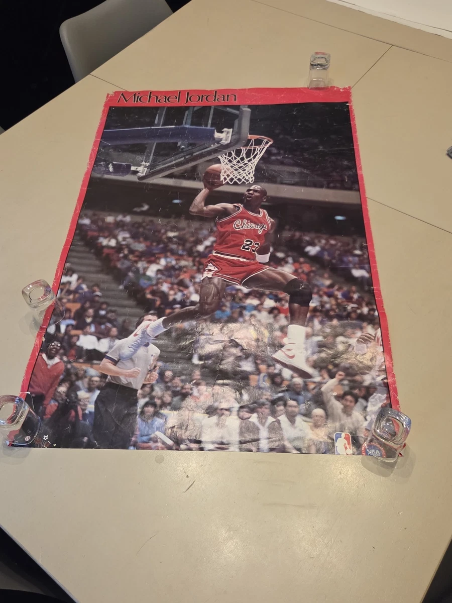 Preços baixos em Michael Jordan Basquete 1990 Pôsteres esportivos