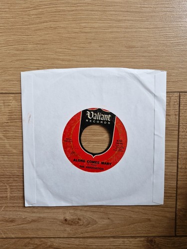 The Association Along Comes Mary 1966 Vinyl 7" USA 45 Used.