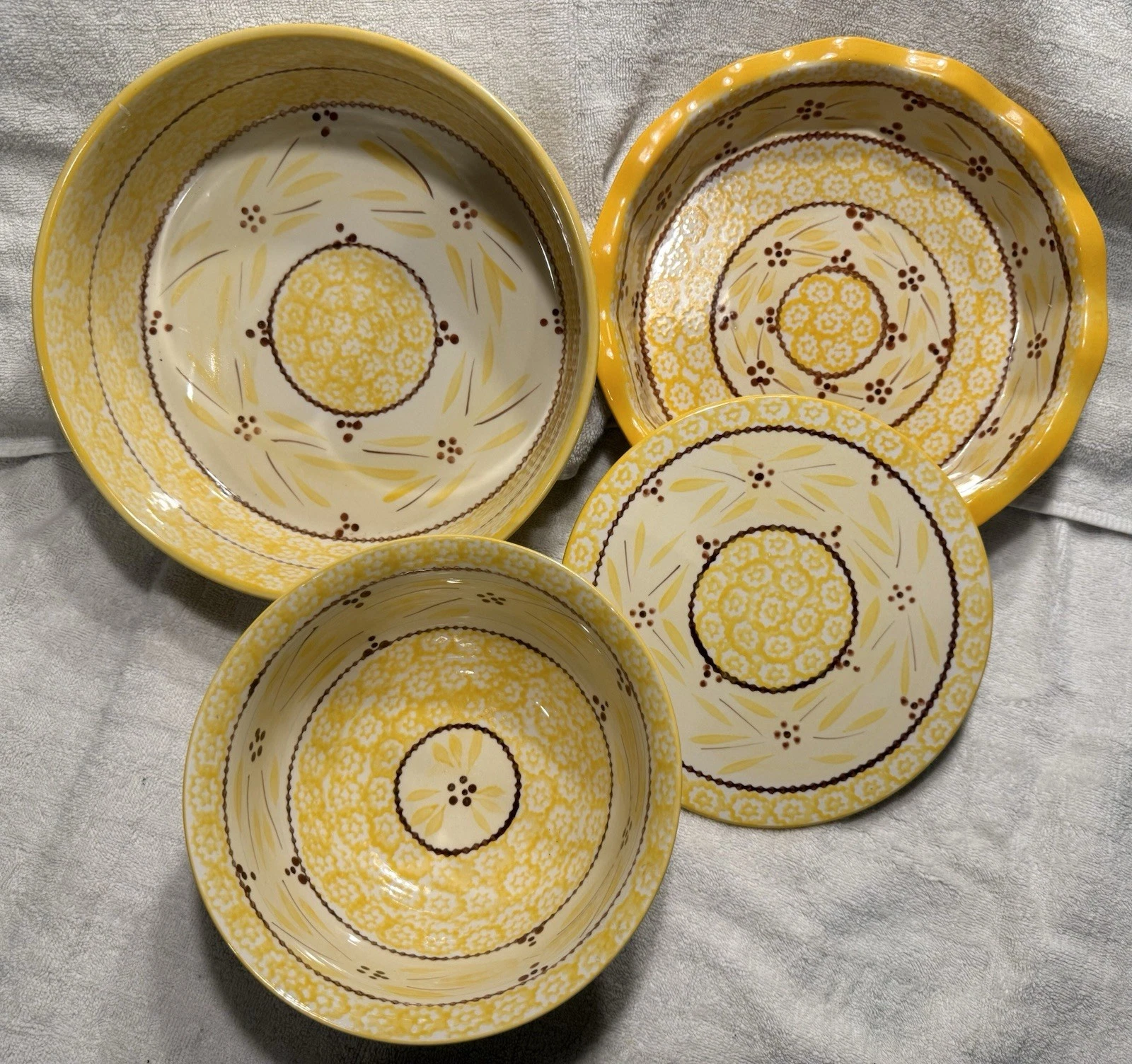 Temp-tations Old World Sunflower Yellow 4-Piece Bakeware & Bowl Set