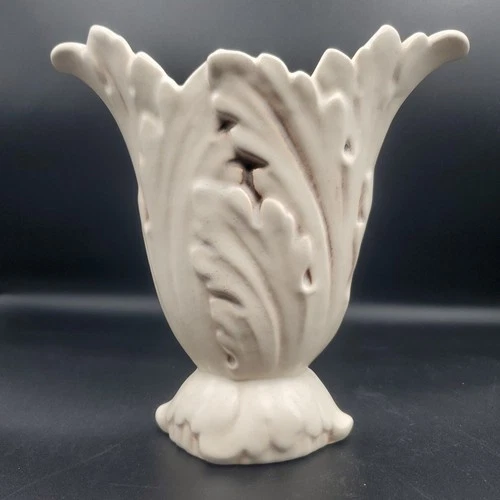 MCM Red Wing Ivory /Brown Wipe Vase 9 In. Tall Excellent Condition