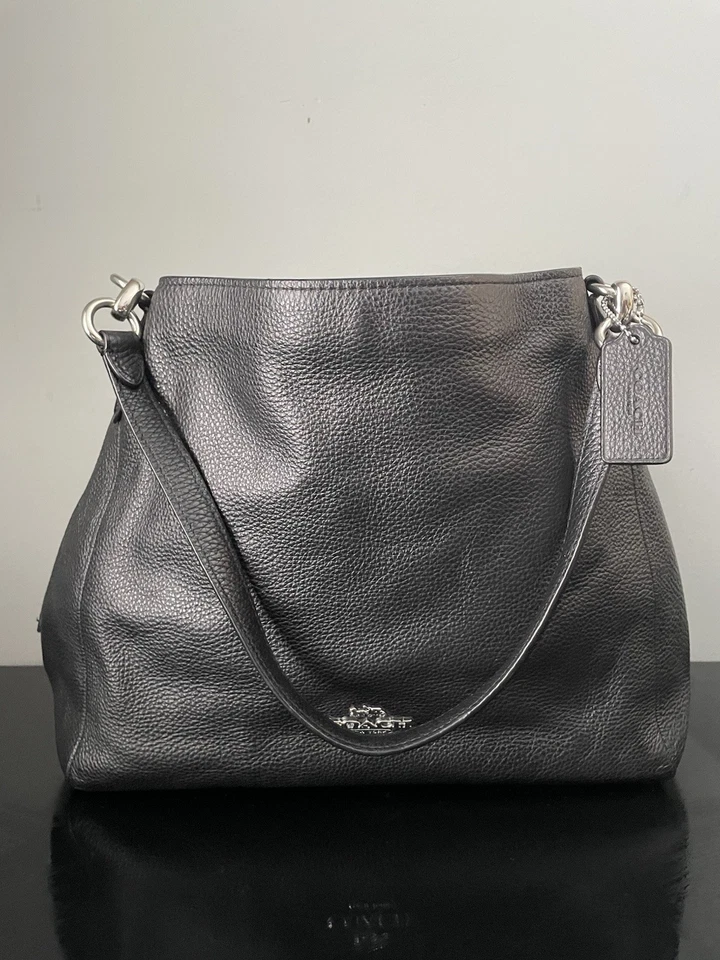Bolso de Hombro COACH Hallie Hobo Cuero Guijarro Negro con Herrajes Plateados Foto 3 de 4