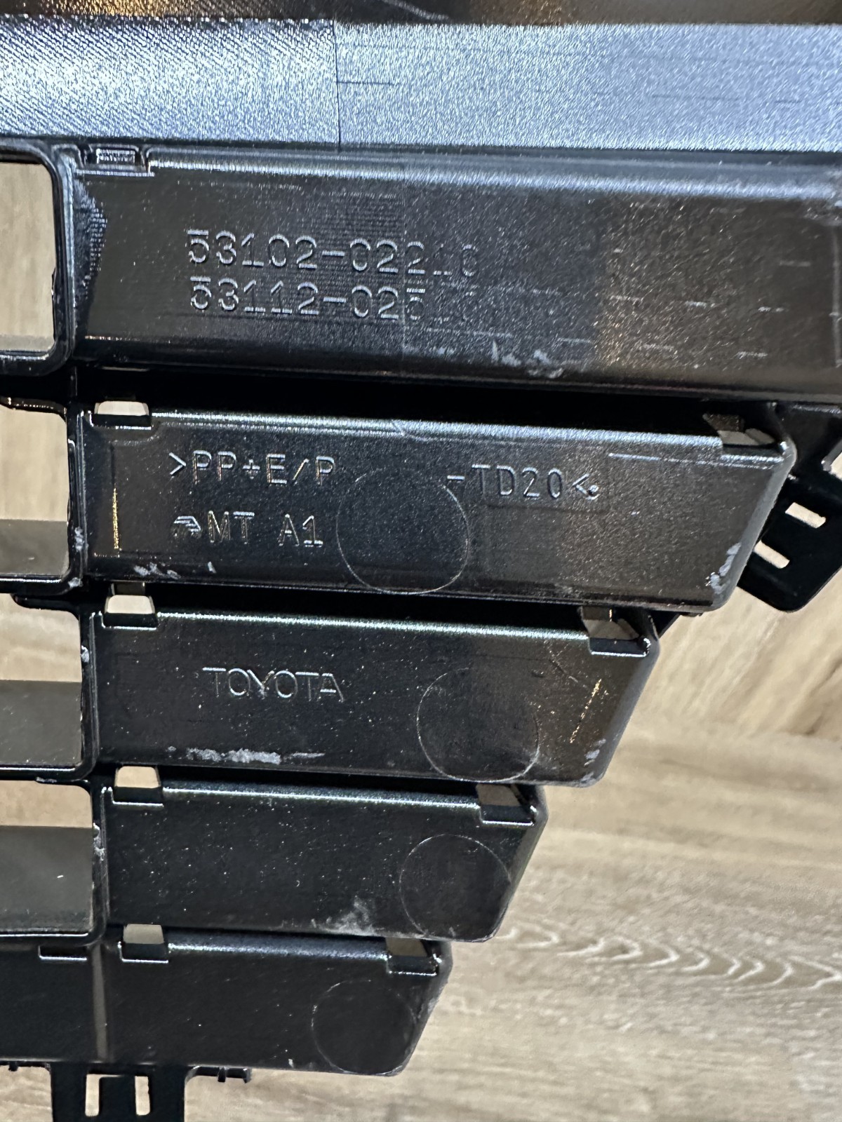 2014-17 TOYOTA COROLLA GRILLE  OEM PART  # 53102-02210
