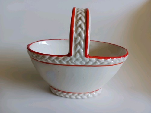 Small Vintage Porcelain Irridescent Basket Czech White With Orange Trim - Picture 6 of 9