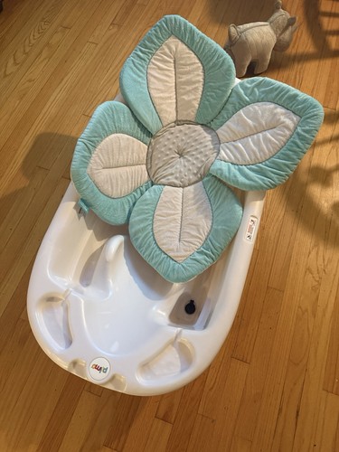 Blooming Bath Lotus Shaped Baby Bath - Blue/white/grey
