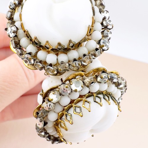 Vintage Miriam Haskell Molded White Glass & Monte Rhinestone Bracelet - Picture 9 of 12