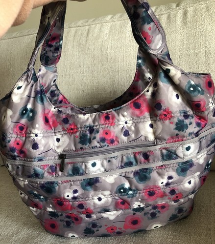 Borsa a tracolla Lug Gondola trapuntata Hobo Slouch - HTF acquerello perla 20”x12” - Foto 9 di 13